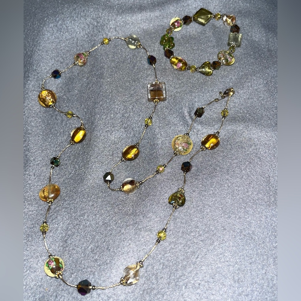 Necklace and bracelet set